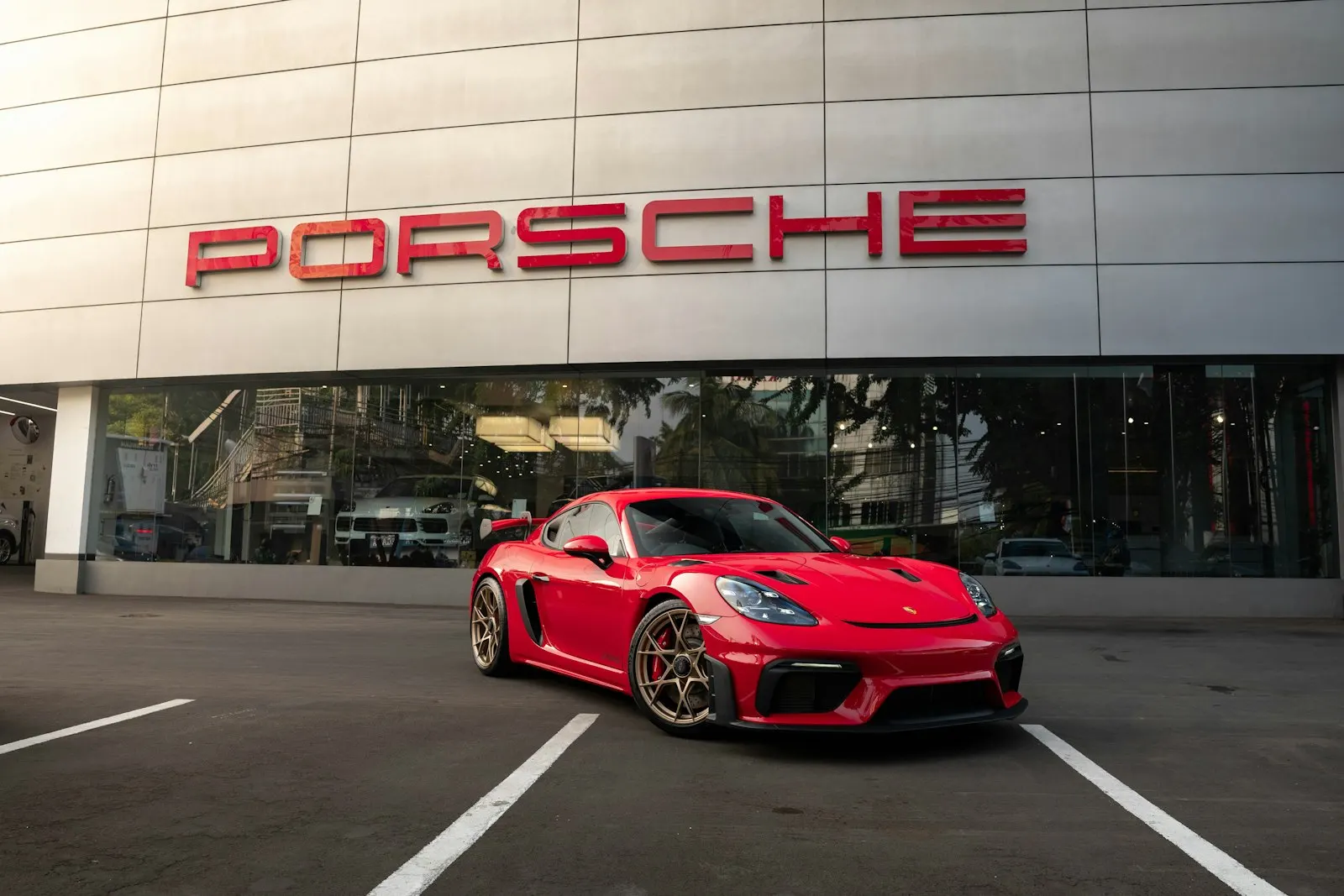 Porsche 718 Cayman GT4, detail 1